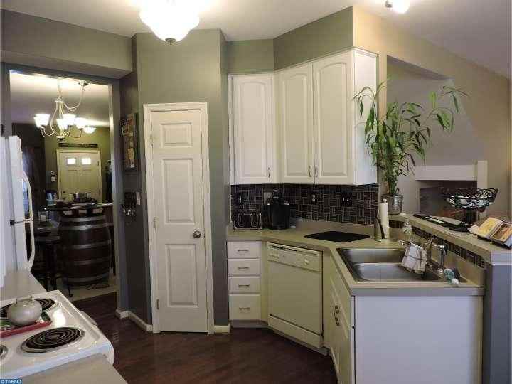 208 Turnbridge Ct - Photo 3 of 21