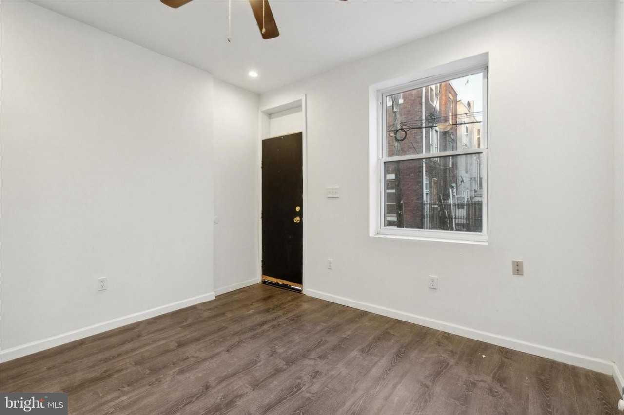 1866 N Uber St #2R - Photo 2 of 7