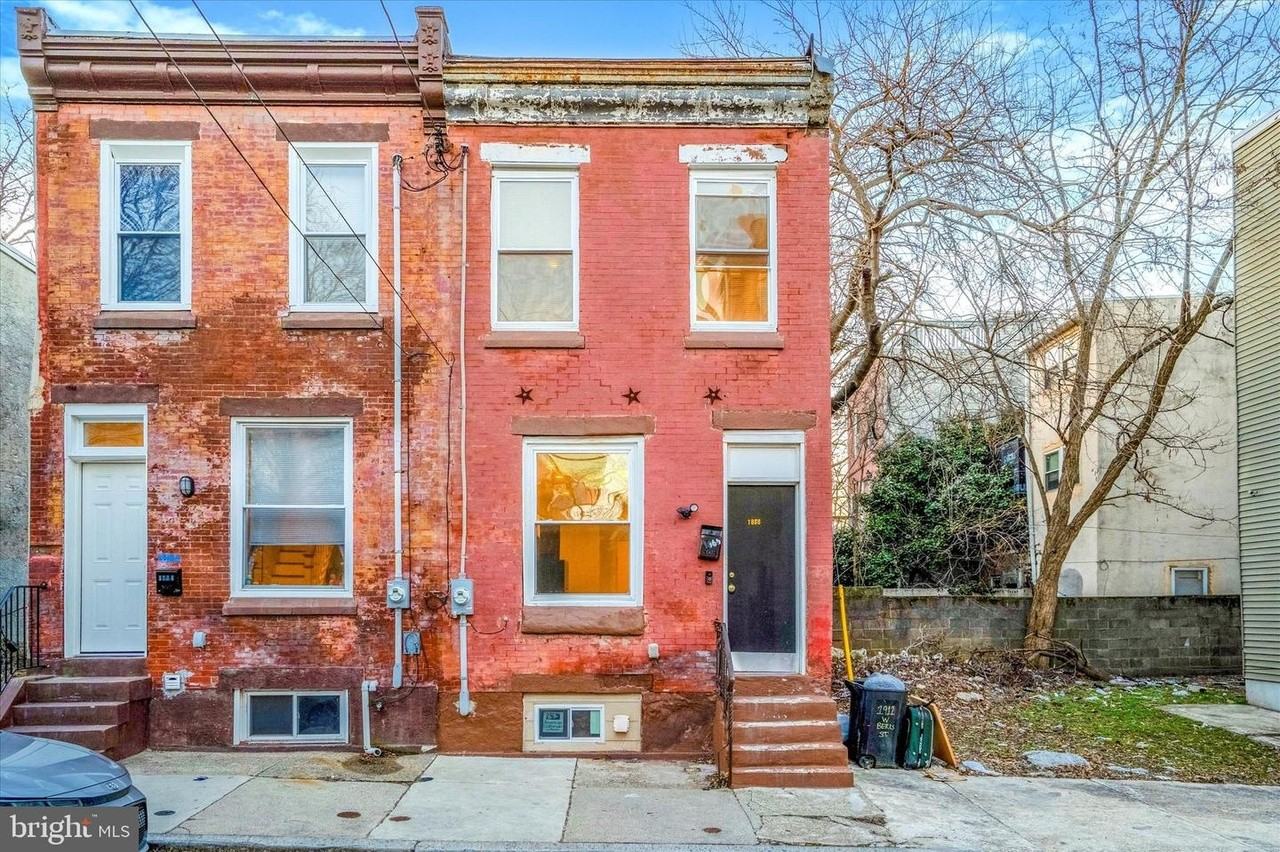 1866 N Uber St #2R - Photo 3 of 7