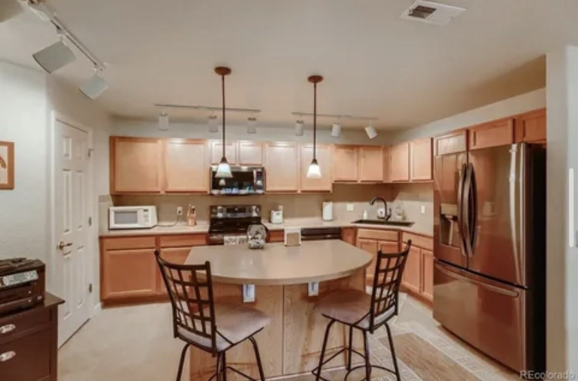 22940 E Roxbury Dr #E - Photo 7 of 27