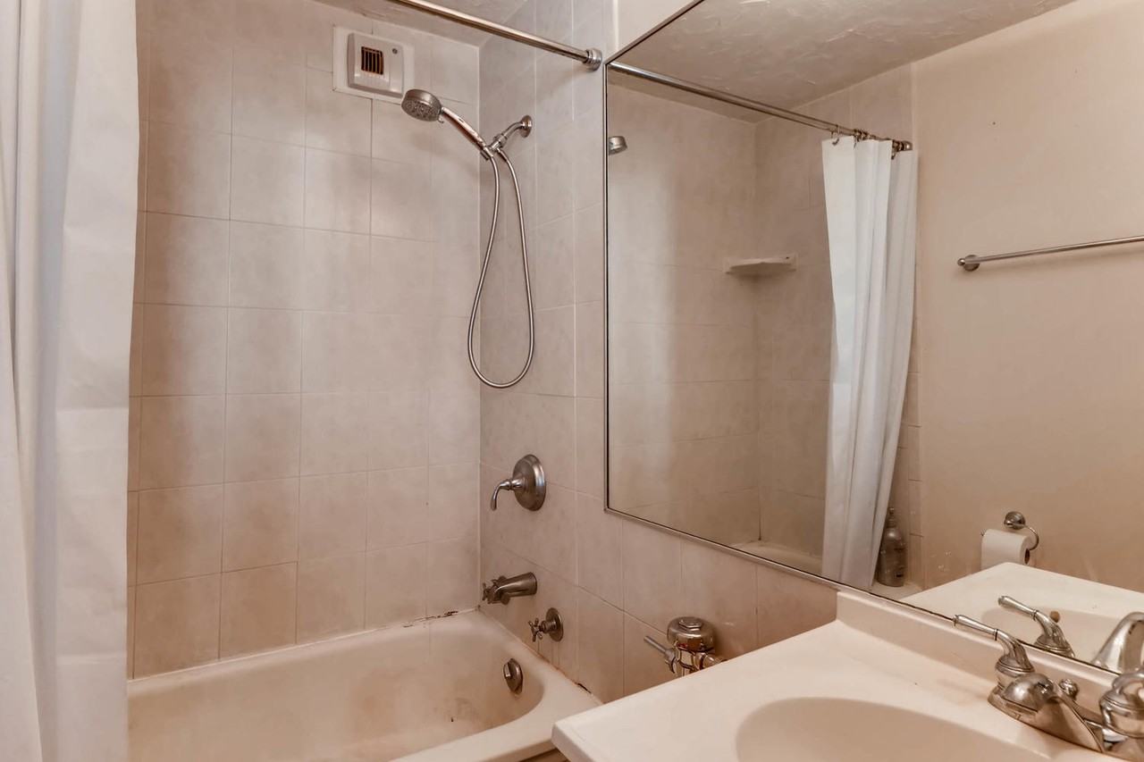 1540 N State Pkwy #12B - Photo 5 of 13