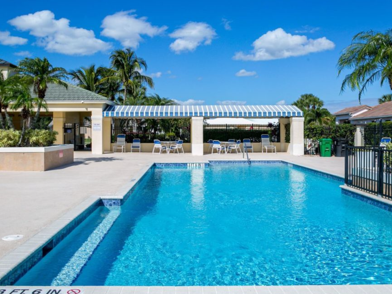 253 Sw Coconut Key Way #NA - Photo 2 of 19