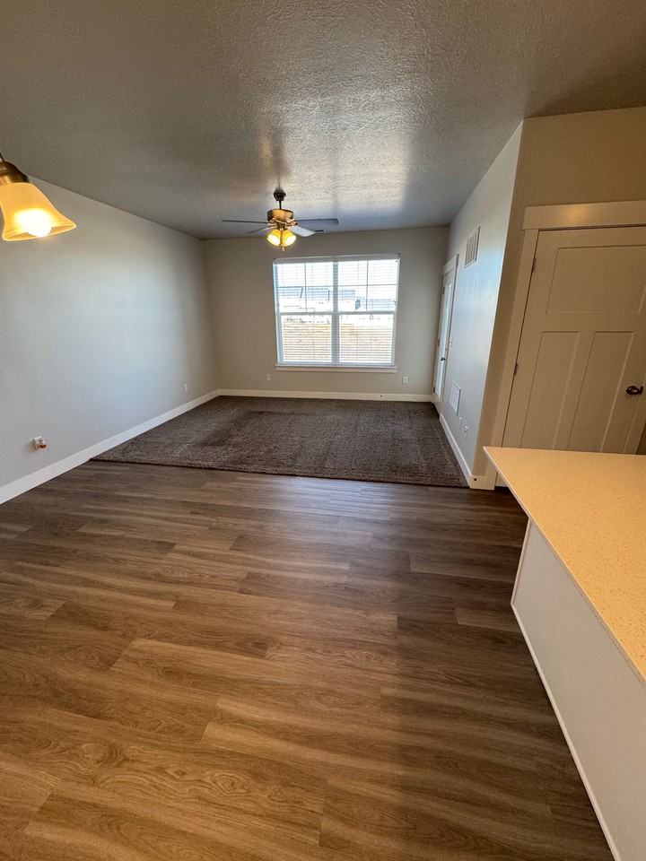 4216W W Mckellen Dr #201 - Photo 2 of 14