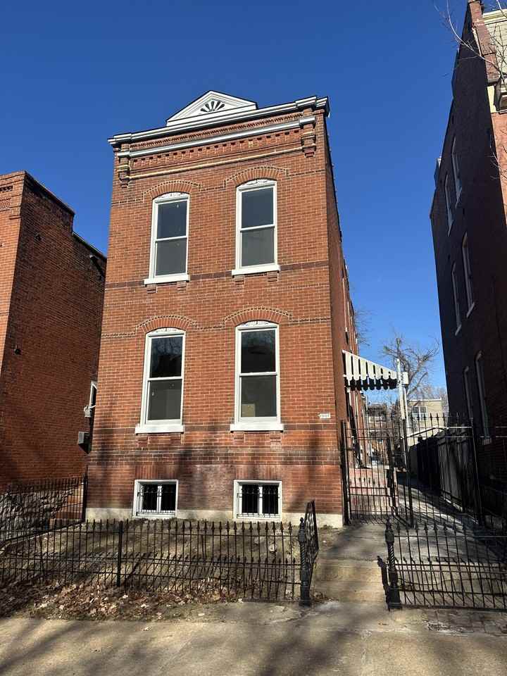 1907 Utah St #2 - Photo 2 of 9