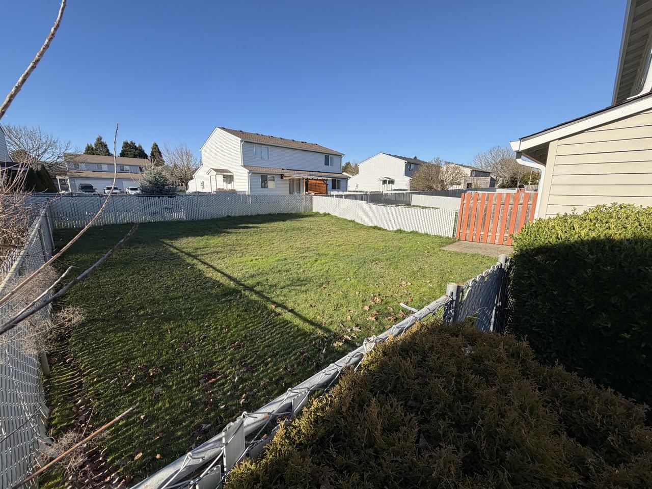 810 Se 153rd Ave #A - Photo 3 of 20