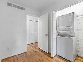 featured image of 750 Trailwood Path #B