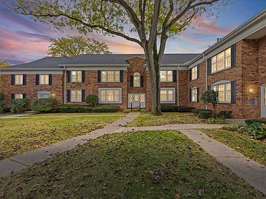 750 Trailwood Path #B - Photo 2 of 14