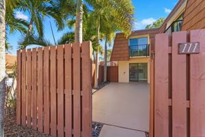 featured image of 1525 Augusta Cir #111