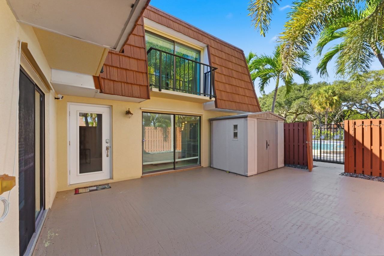 1525 Augusta Cir #111 - Photo 2 of 21