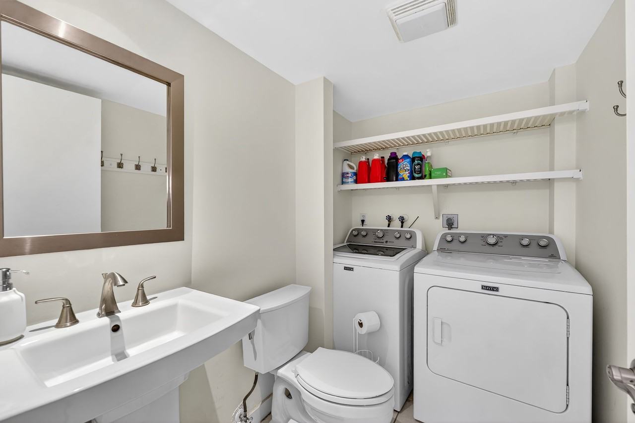 1525 Augusta Cir #111 - Photo 7 of 21