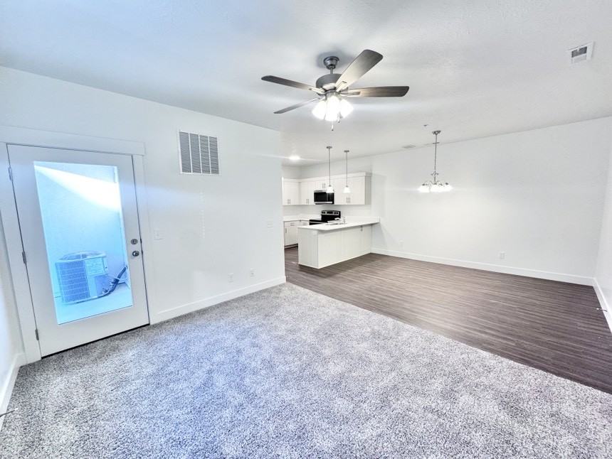 4655 S Alder Dr #1 - Photo 3 of 34