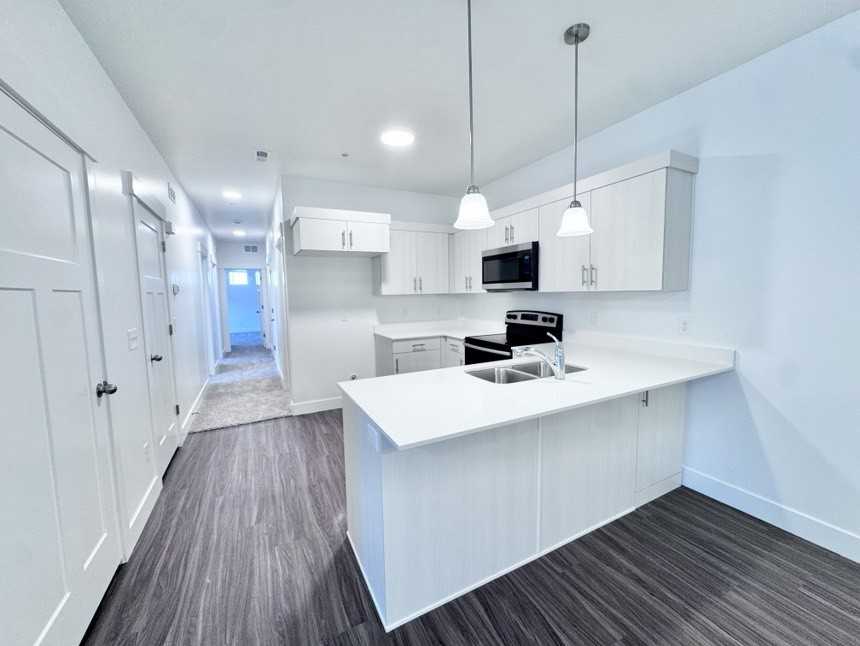 4655 S Alder Dr #1 - Photo 6 of 34