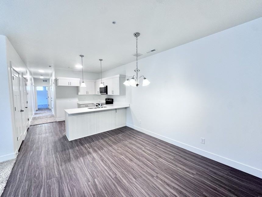 4655 S Alder Dr #1 - Photo 5 of 34