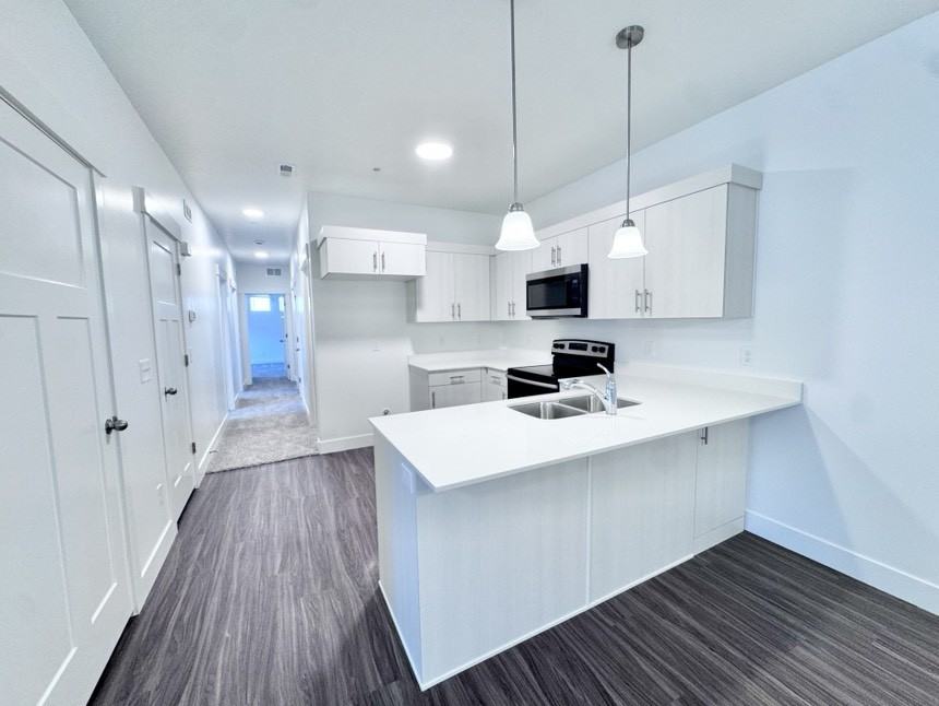 4655 S Alder Dr #1 - Photo 7 of 34