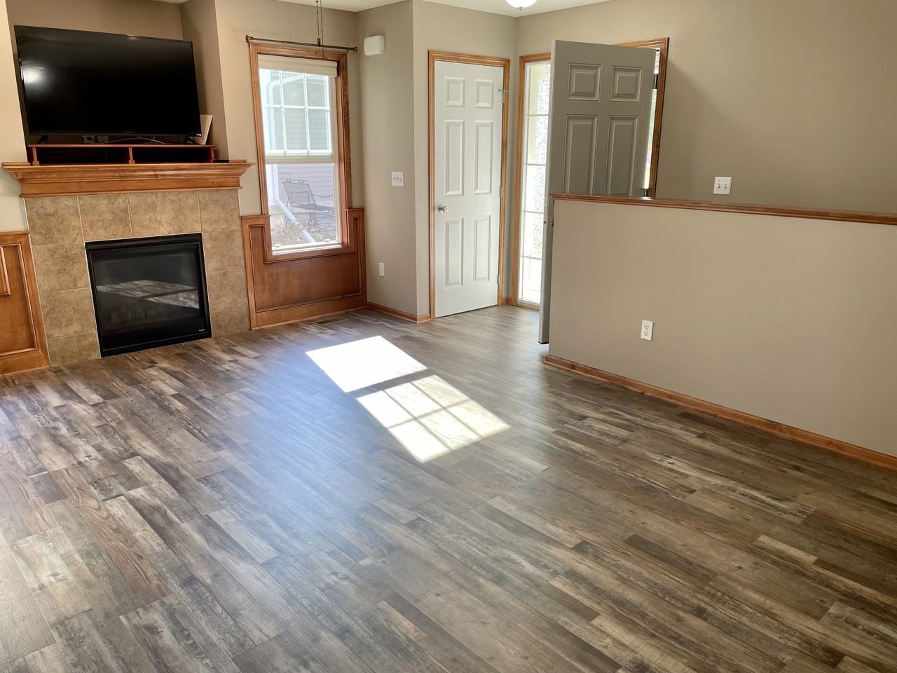 738 Ne Spring St #738 - Photo 2 of 16