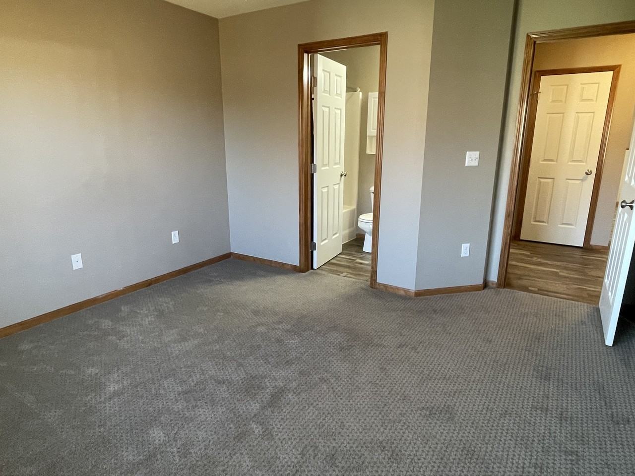 738 Ne Spring St #738 - Photo 7 of 16