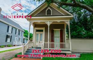 featured image of 209 S Cedar St #1