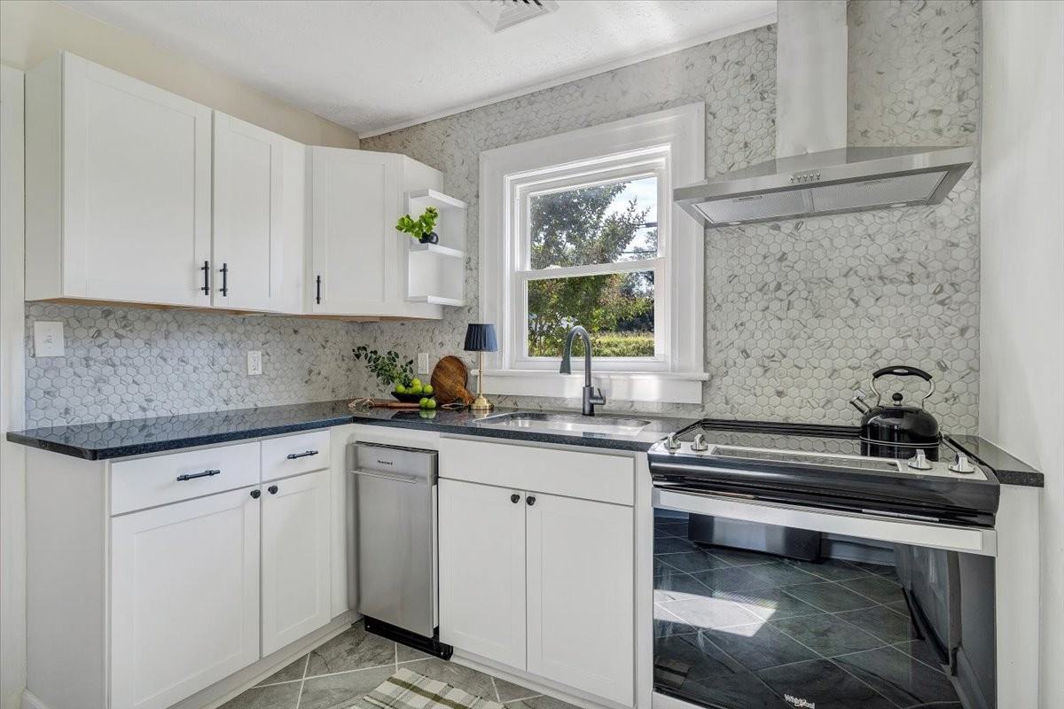 109 Crestview Dr #NA - Photo 2 of 10