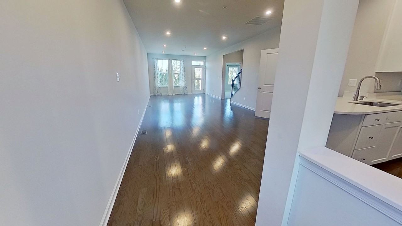 1105 Greenleigh Dr - Photo 4 of 16