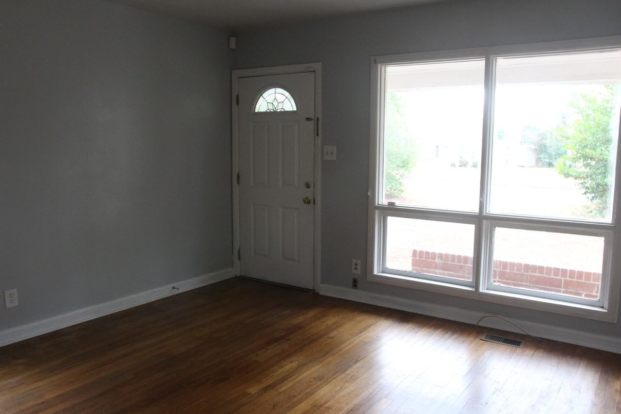 1807 W Broad Ave #1 - Photo 2 of 8