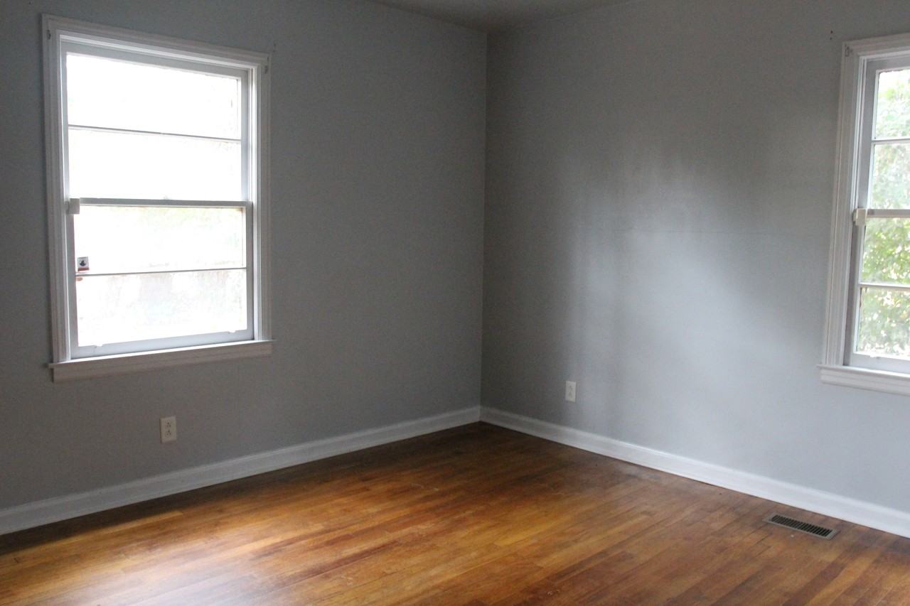 1807 W Broad Ave #1 - Photo 6 of 8