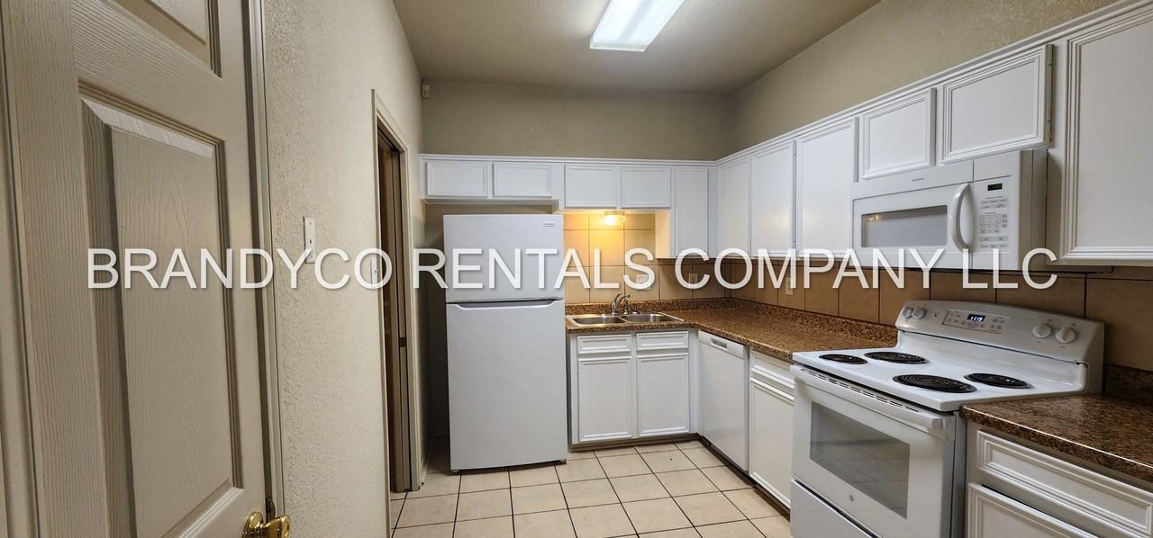 5301 Morning Glen Ln #B - Photo 4 of 16