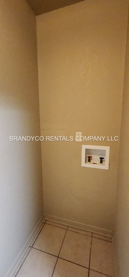 5301 Morning Glen Ln #B - Photo 6 of 16