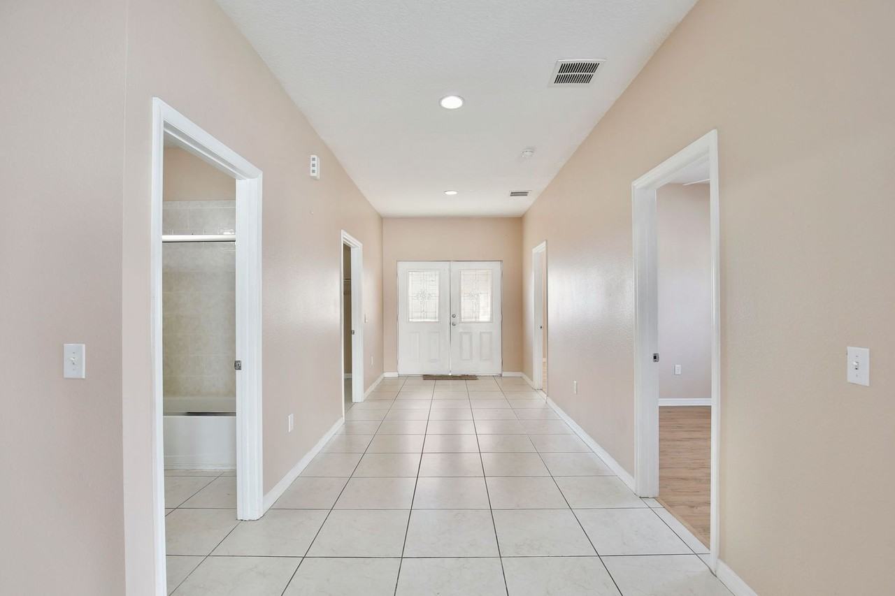 147 Merida Dr - Photo 3 of 25