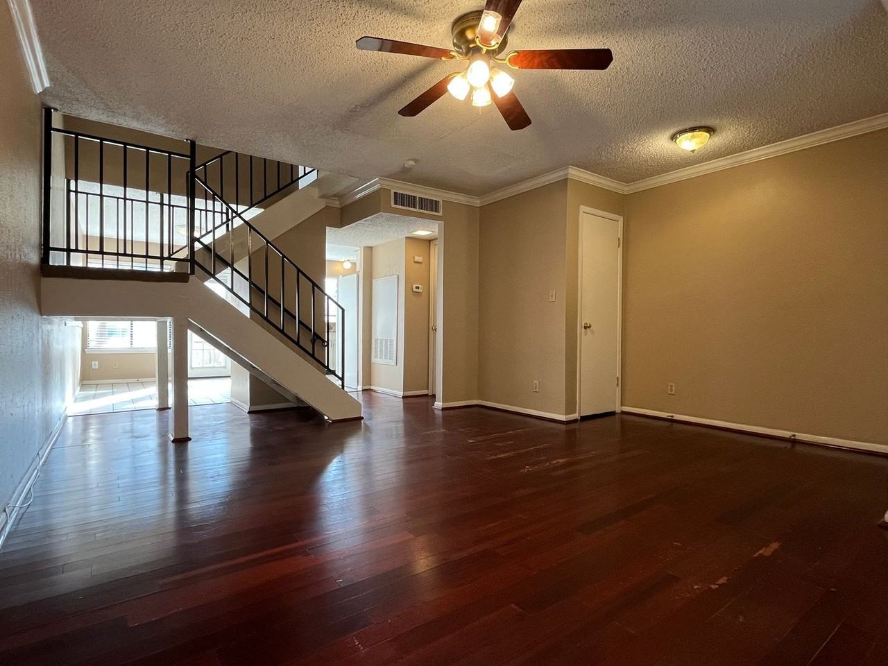 9510 Quail Village Ln - Photo 6 of 17