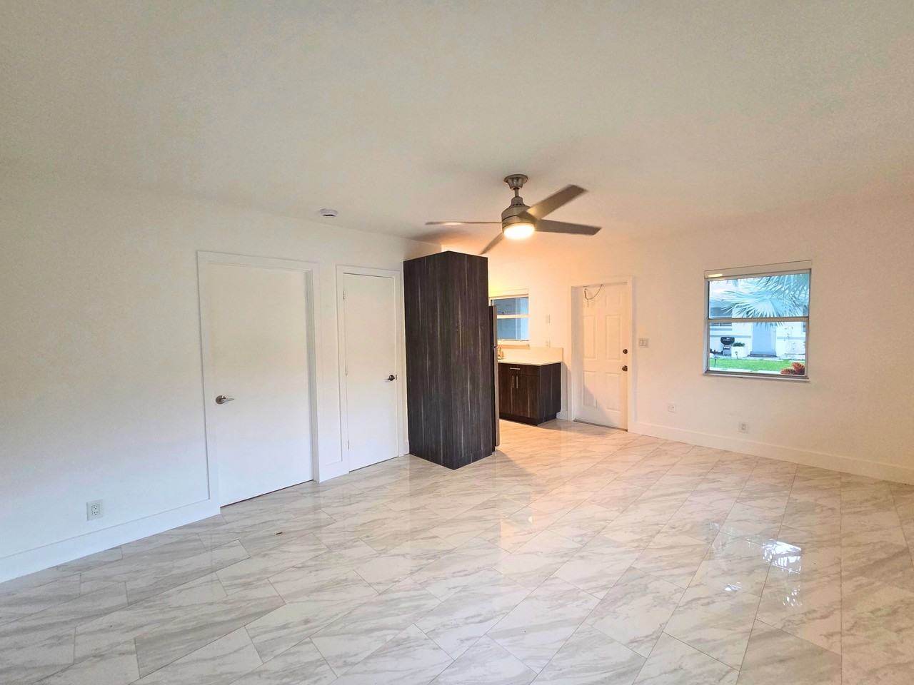 313 Hibiscus Ave #1 - Photo 3 of 12