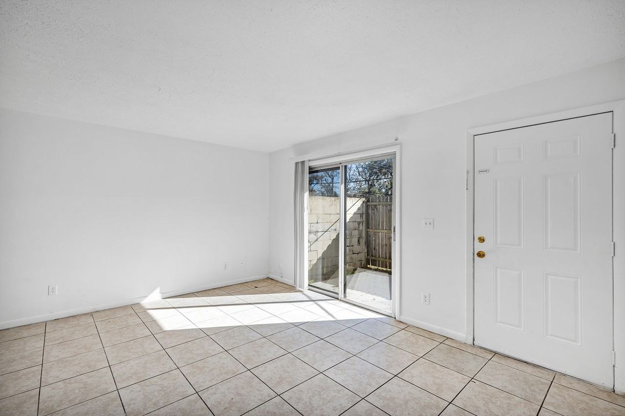 3800 Se 17th Ct - Photo 3 of 15