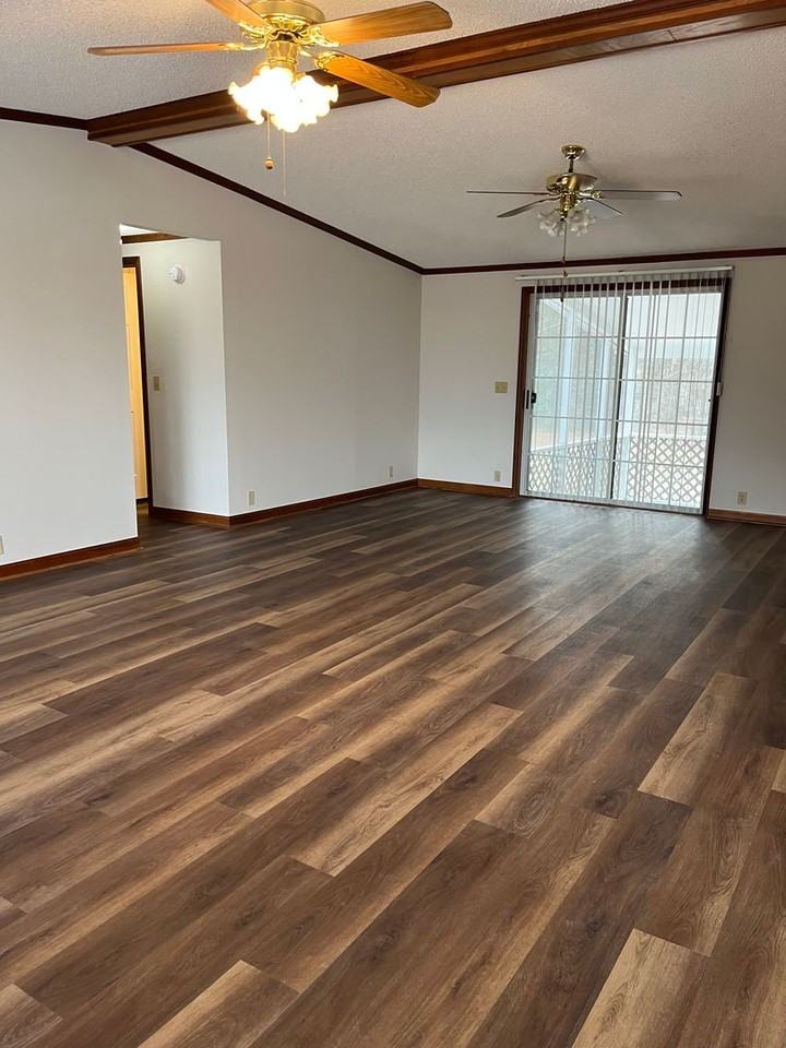 112 Willow Dr - Photo 5 of 9