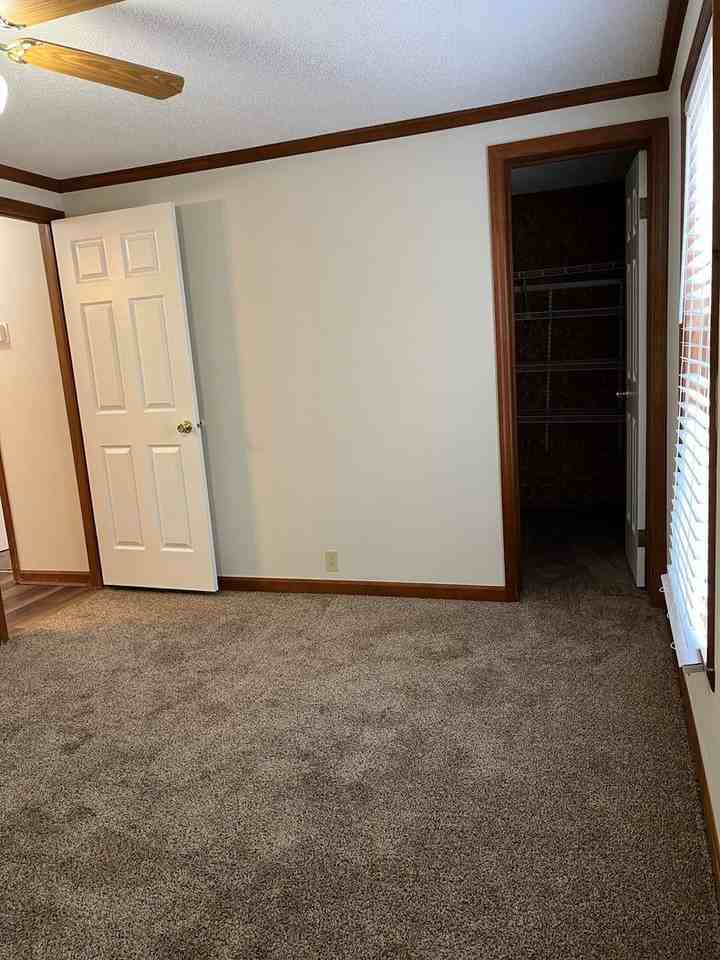 112 Willow Dr - Photo 6 of 9