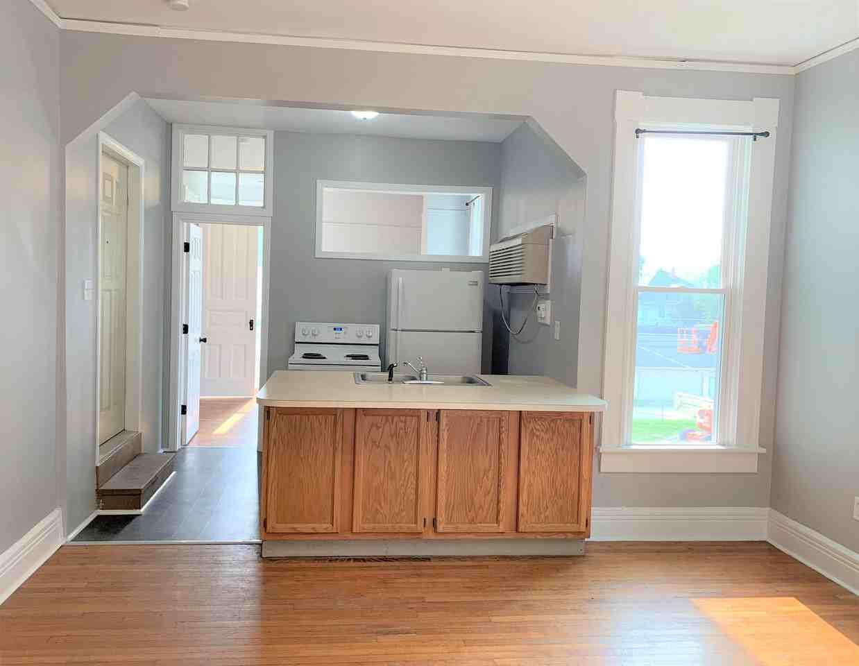 634 S. 6th - Photo 5 of 47