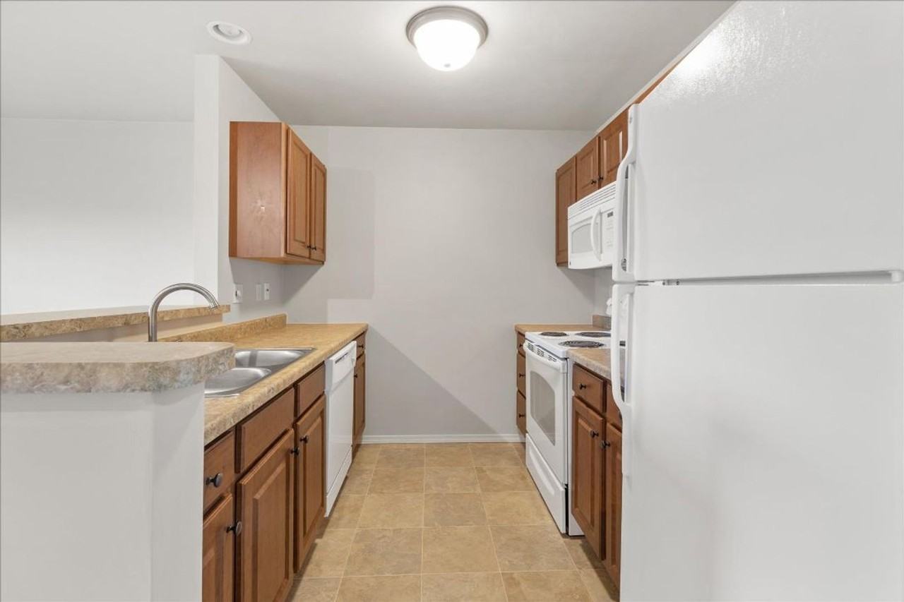 Morgie Associates LLC (Ridge View Apartments) - Photo 5 of 8