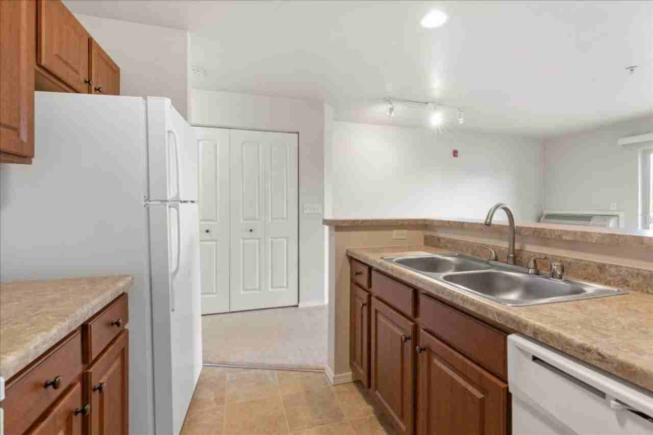 Morgie Associates LLC (Ridge View Apartments) - Photo 6 of 8