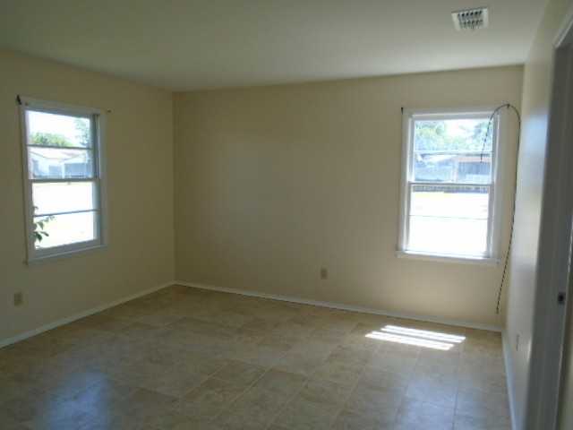 2801 S 27th St - Photo 2 of 14