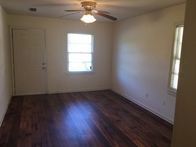 801 Woodlawn Dr - Photo 2 of 9