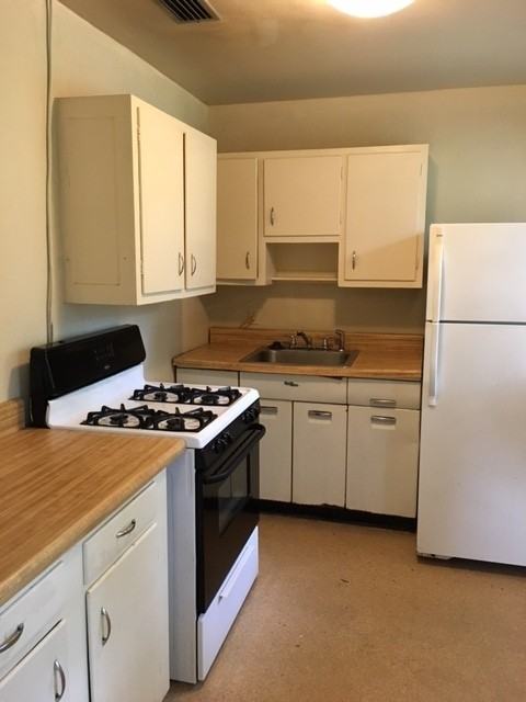 704 Azalea Cir - Photo 3 of 8