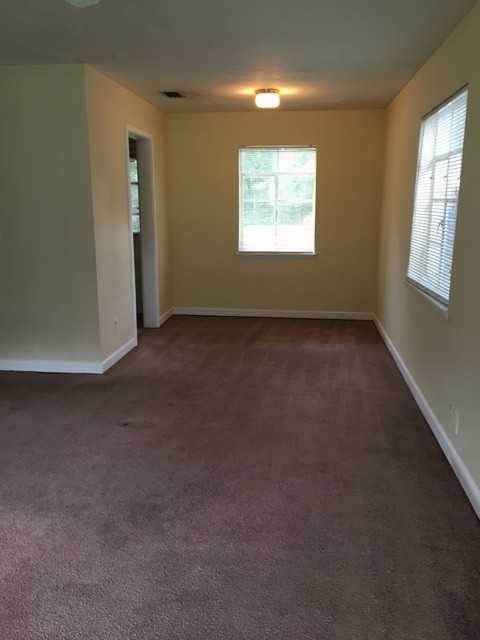 704 Azalea Cir - Photo 5 of 8