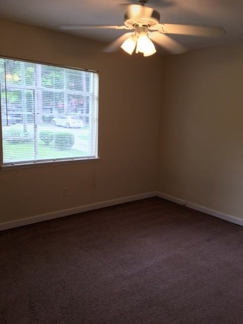 704 Azalea Cir - Photo 6 of 8