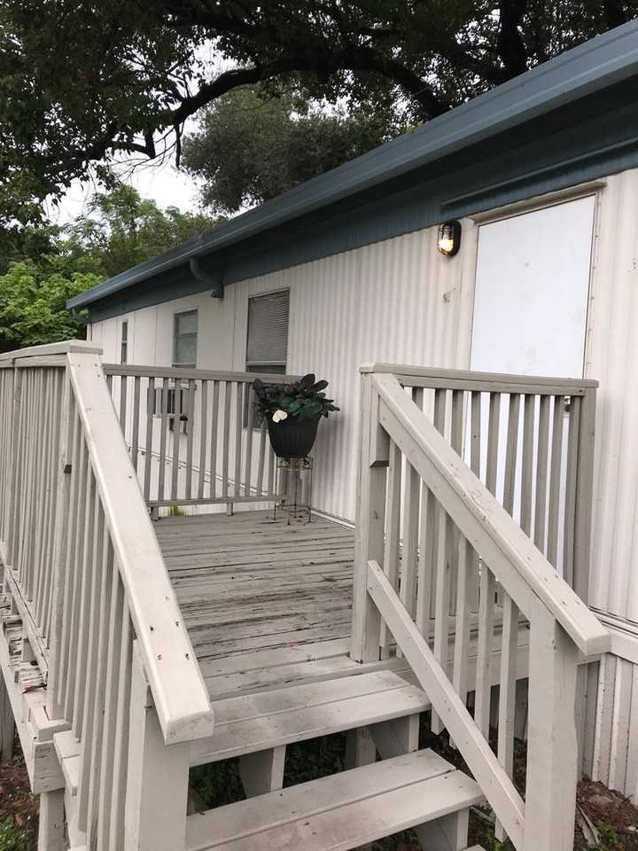 1125 S Christiana Ave - Photo 2 of 10