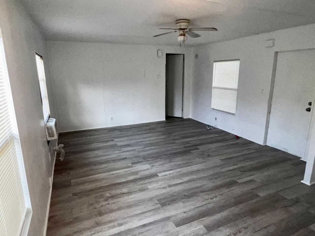 1125 S Christiana Ave - Photo 3 of 10