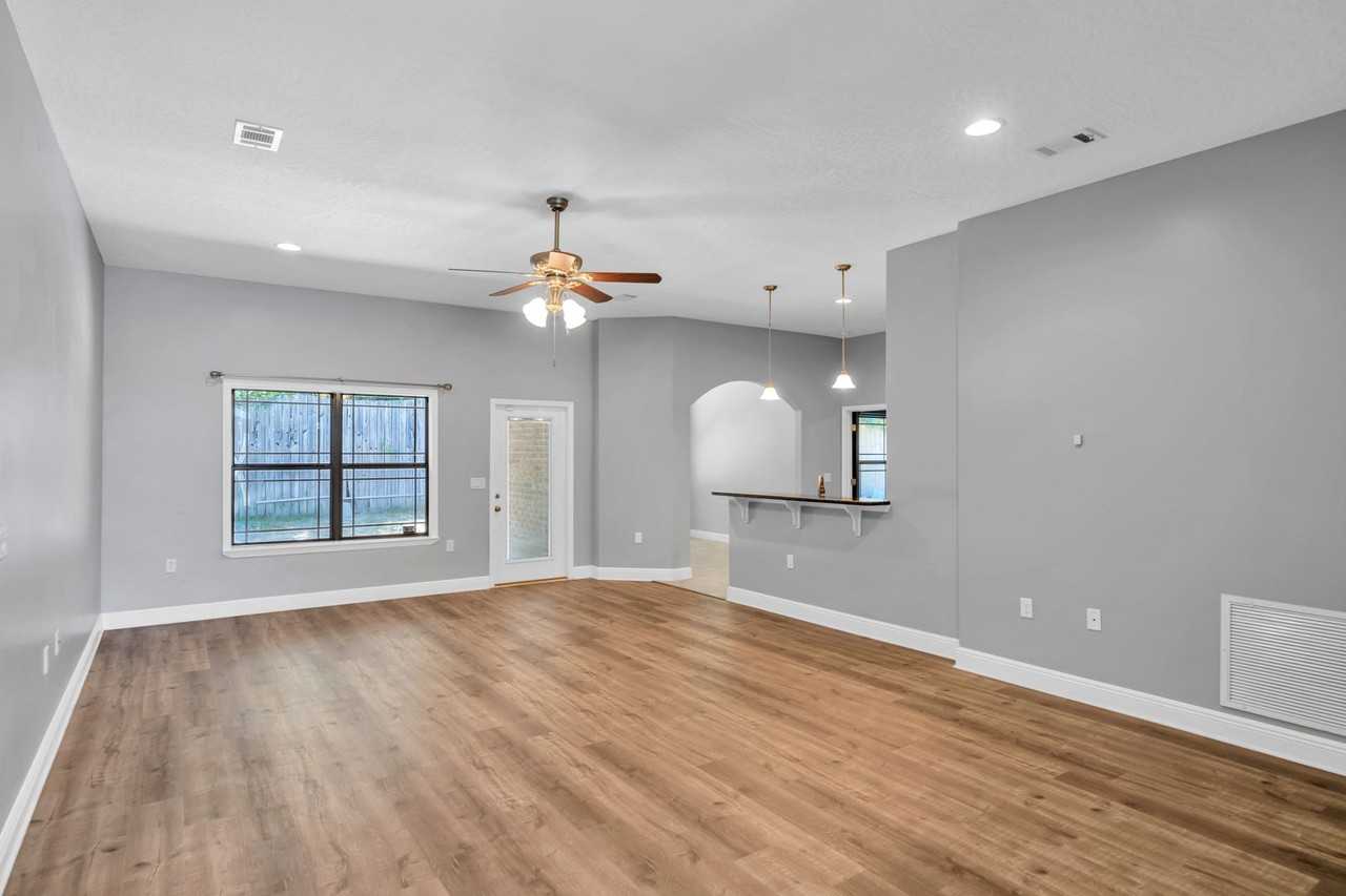 4628 Hermosa Rd - Photo 7 of 37