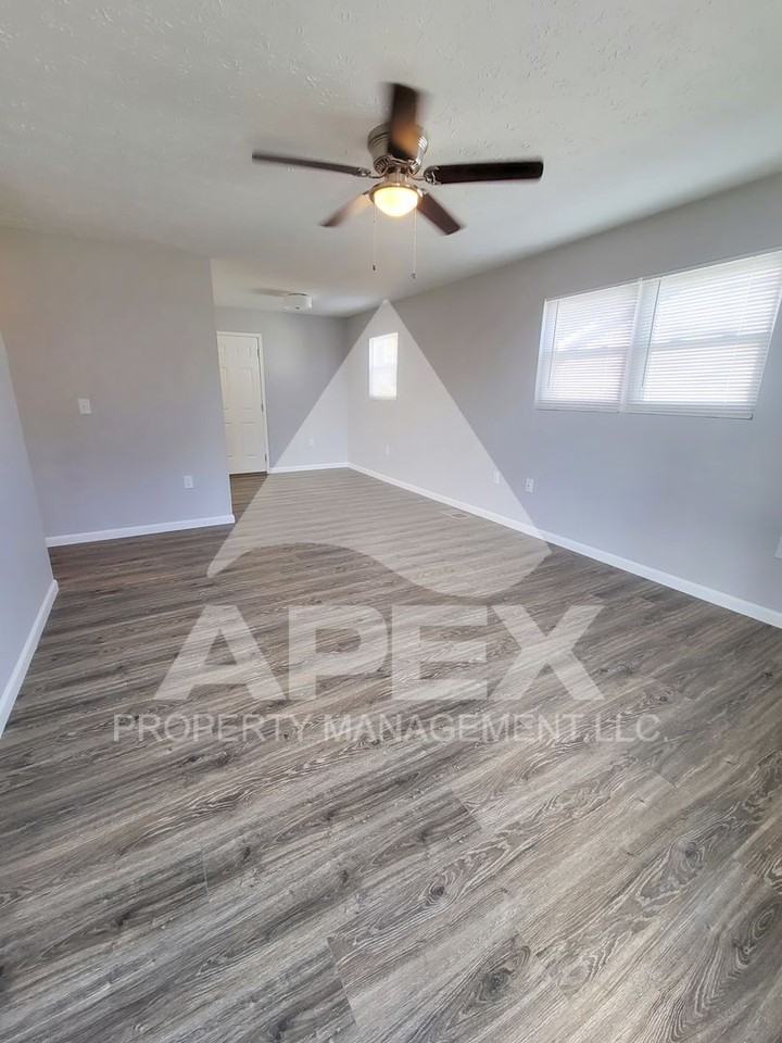 227 Chickamauga Ave - Photo 3 of 19