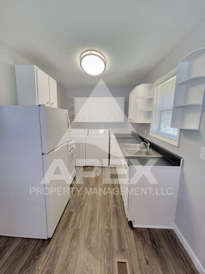 227 Chickamauga Ave - Photo 7 of 19