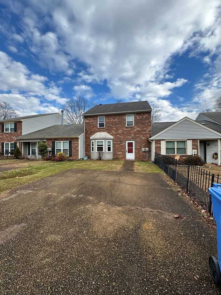 1317 Village Green Dr - Photo 3 of 23