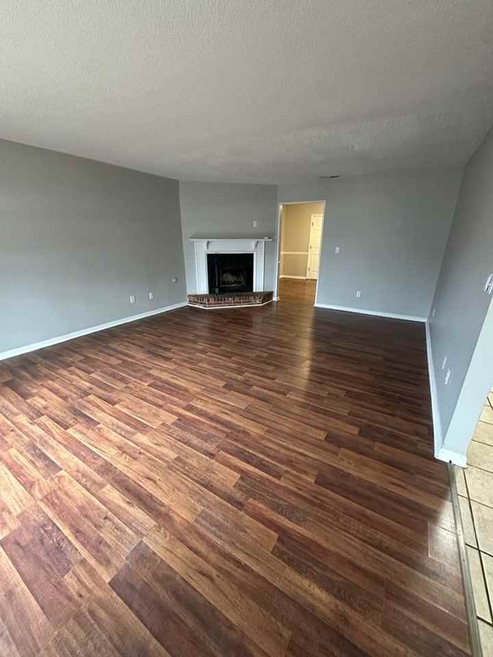 1317 Village Green Dr - Photo 5 of 23