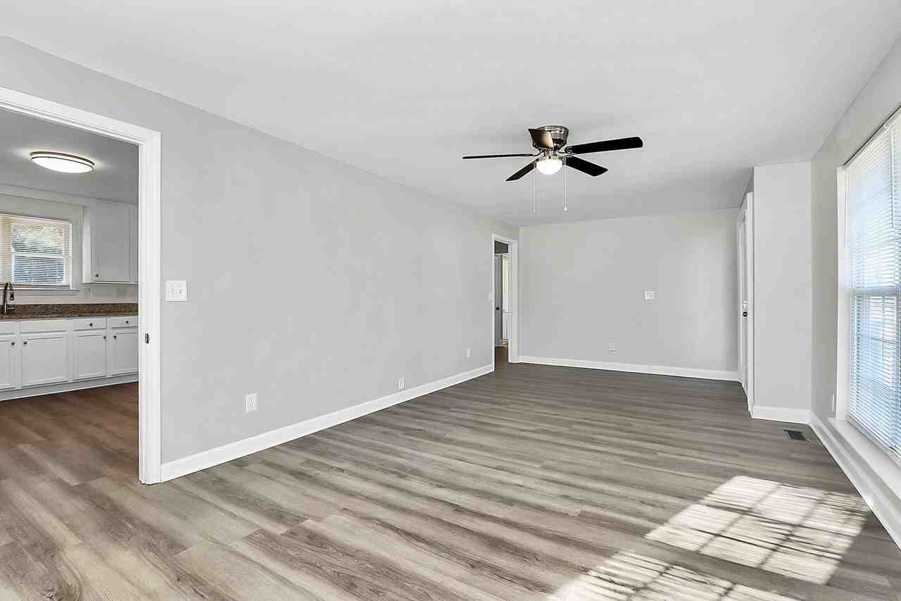 2429 Marlowe Ave - Photo 4 of 30