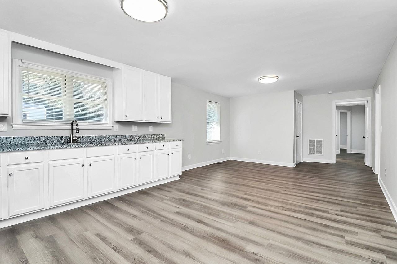 2429 Marlowe Ave - Photo 6 of 30